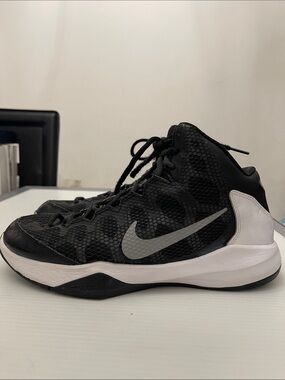 NIKE ZOOM WITHOUT A DOUBT BASKETBALL SNEAKERS MENS SIZE 8.5